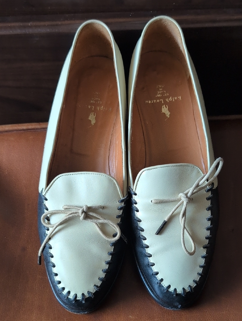 Classic Two-Tone Women's Leather Loafers - Cream and Navy